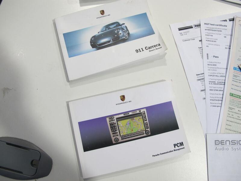 PORSCHE 911