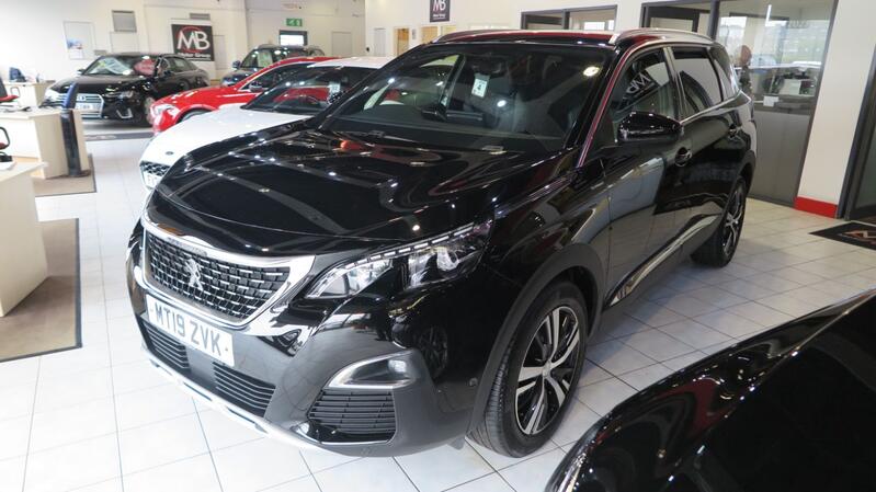 PEUGEOT 5008