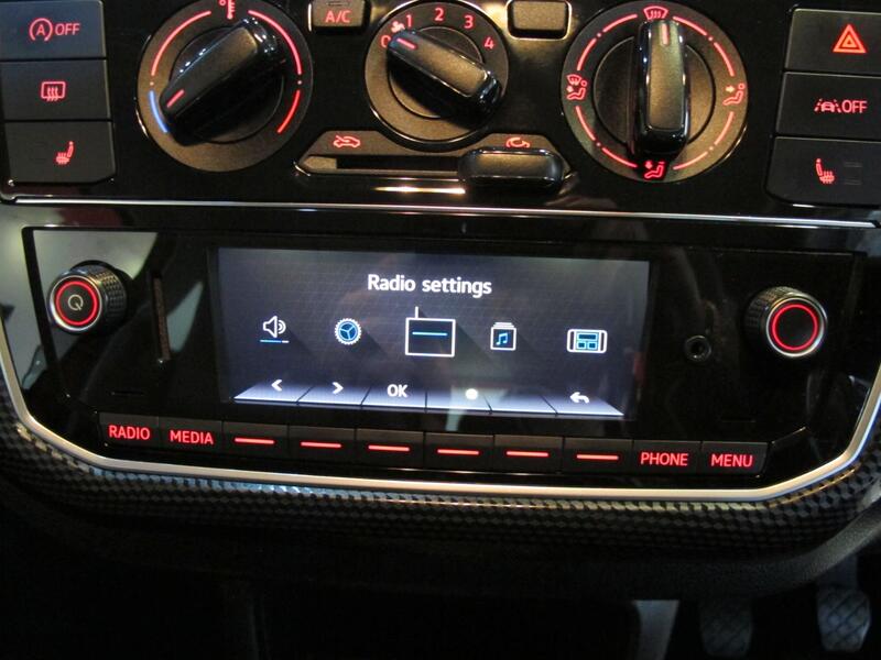 VOLKSWAGEN UP