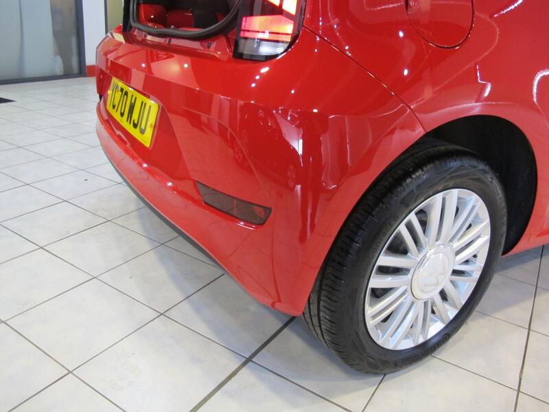 VOLKSWAGEN UP