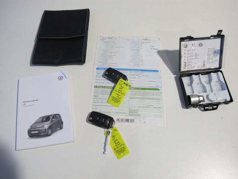 VOLKSWAGEN UP