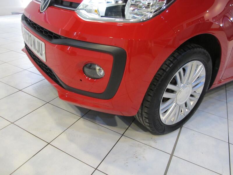 VOLKSWAGEN UP