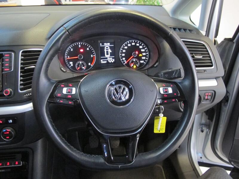 VOLKSWAGEN SHARAN