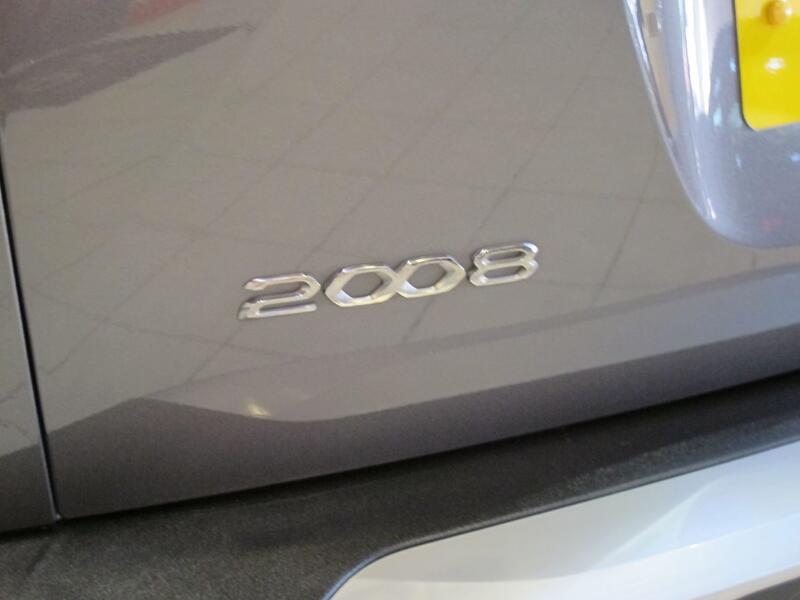 PEUGEOT 2008