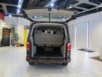 VOLKSWAGEN TRANSPORTER SHUTTLE