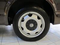 VOLKSWAGEN TRANSPORTER SHUTTLE