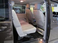 VOLKSWAGEN TRANSPORTER SHUTTLE