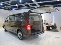 VOLKSWAGEN TRANSPORTER SHUTTLE