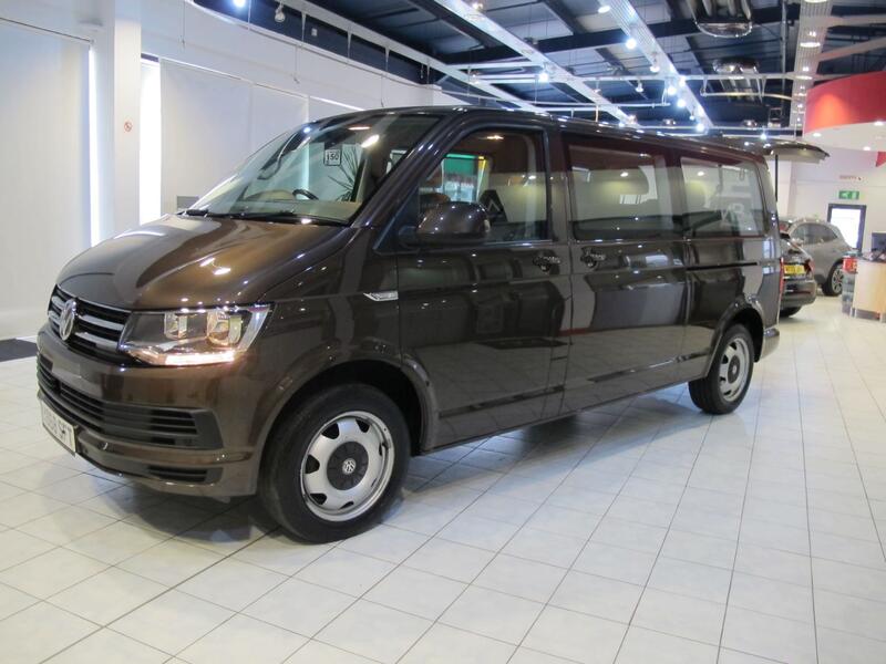 VOLKSWAGEN TRANSPORTER SHUTTLE