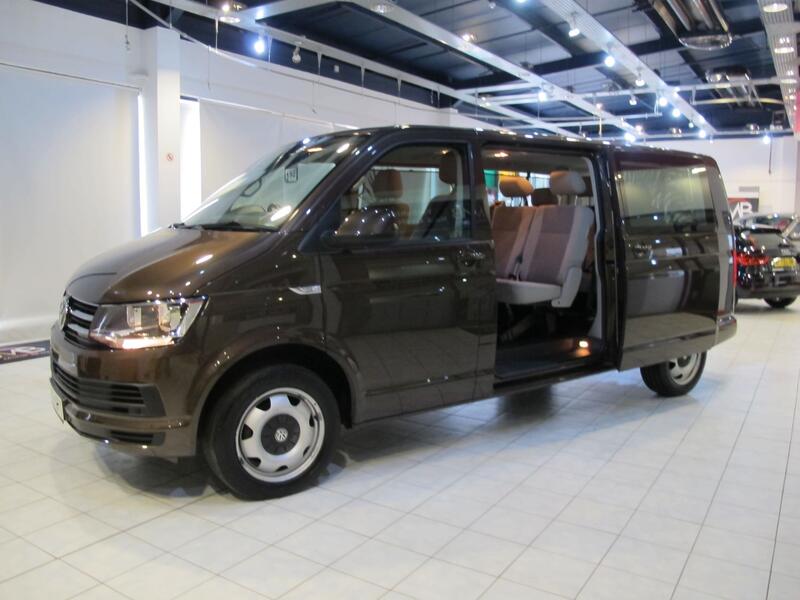 VOLKSWAGEN TRANSPORTER SHUTTLE