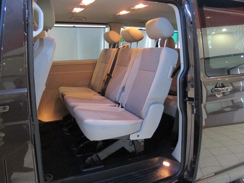 VOLKSWAGEN TRANSPORTER SHUTTLE