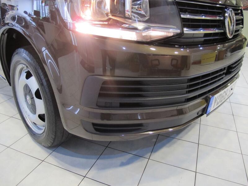 VOLKSWAGEN TRANSPORTER SHUTTLE