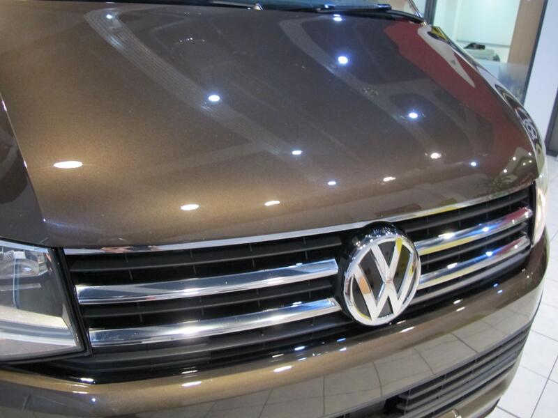 VOLKSWAGEN TRANSPORTER SHUTTLE