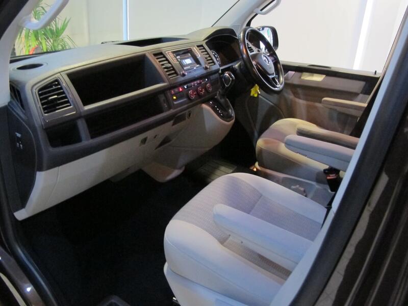 VOLKSWAGEN TRANSPORTER SHUTTLE
