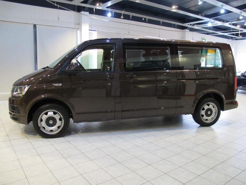 VOLKSWAGEN TRANSPORTER SHUTTLE