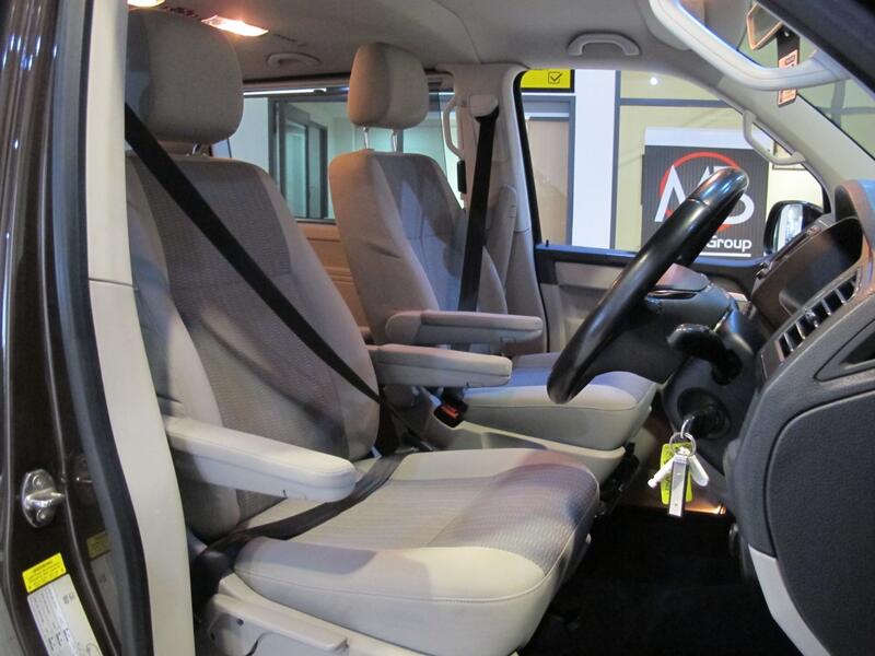 VOLKSWAGEN TRANSPORTER SHUTTLE