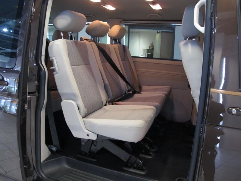 VOLKSWAGEN TRANSPORTER SHUTTLE