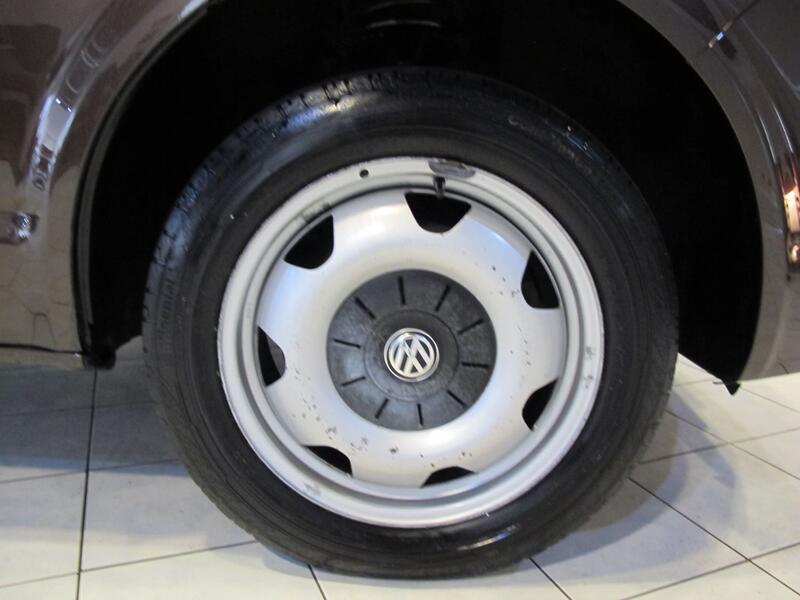 VOLKSWAGEN TRANSPORTER SHUTTLE