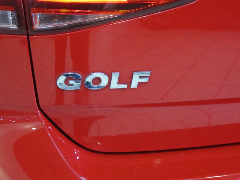 VOLKSWAGEN GOLF