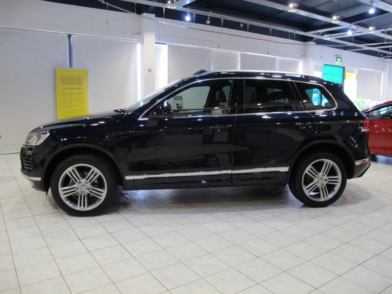 VOLKSWAGEN TOUAREG