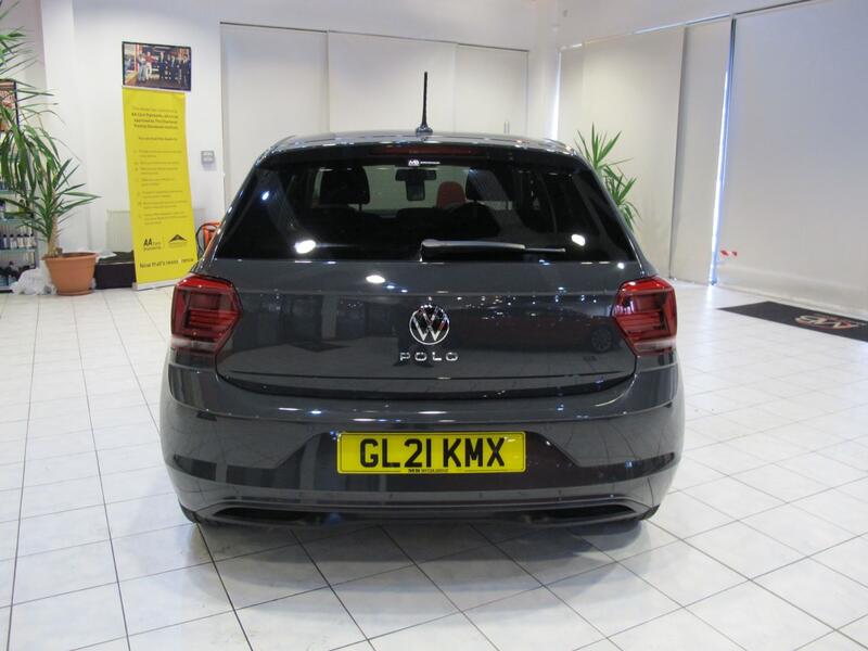 VOLKSWAGEN POLO