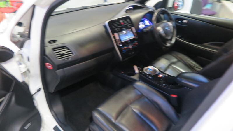 NISSAN LEAF