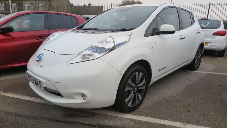 NISSAN LEAF