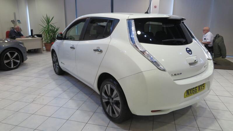 NISSAN LEAF