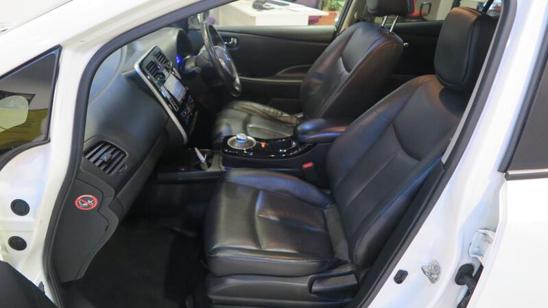 NISSAN LEAF