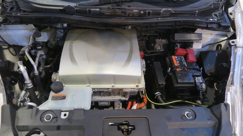 NISSAN LEAF