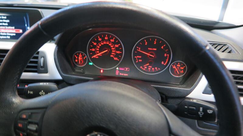 BMW 3 SERIES