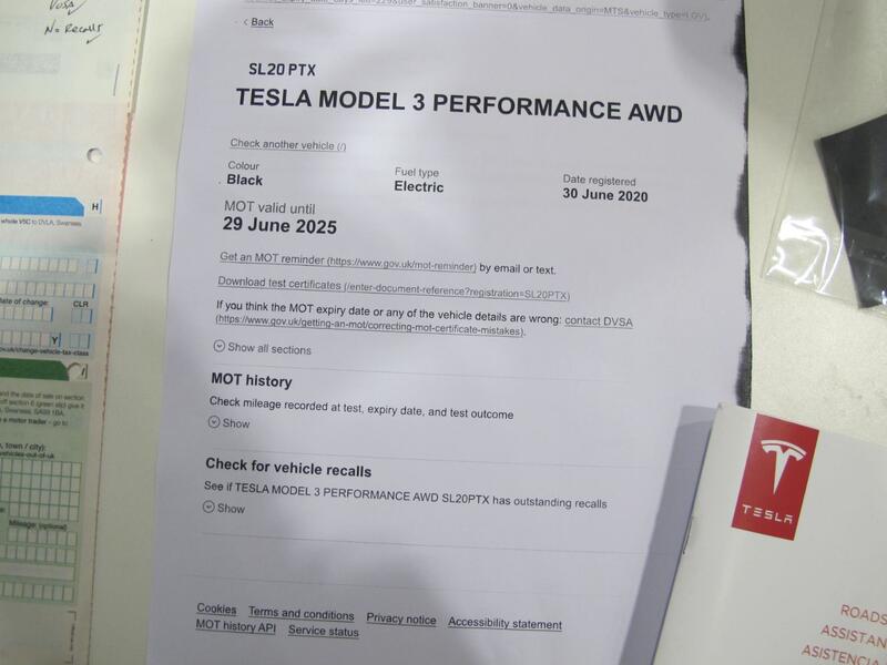 TESLA MODEL 3
