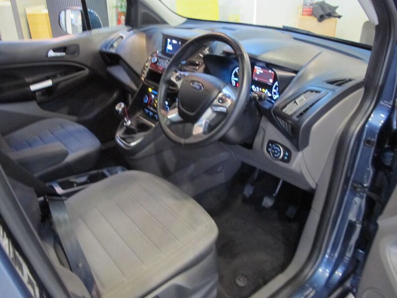 FORD GRAND TOURNEO CONNECT