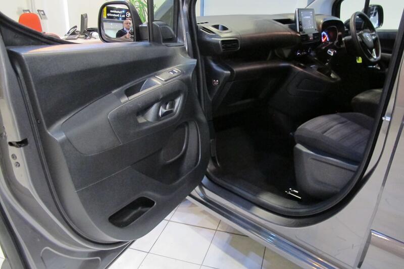 VAUXHALL COMBO LIFE