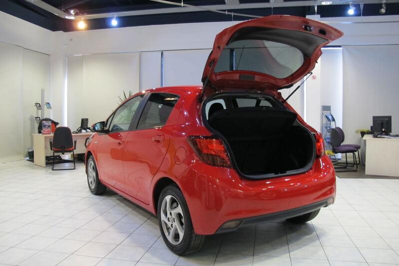TOYOTA YARIS