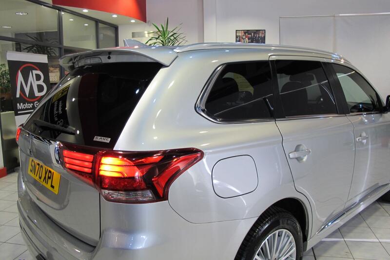 MITSUBISHI OUTLANDER