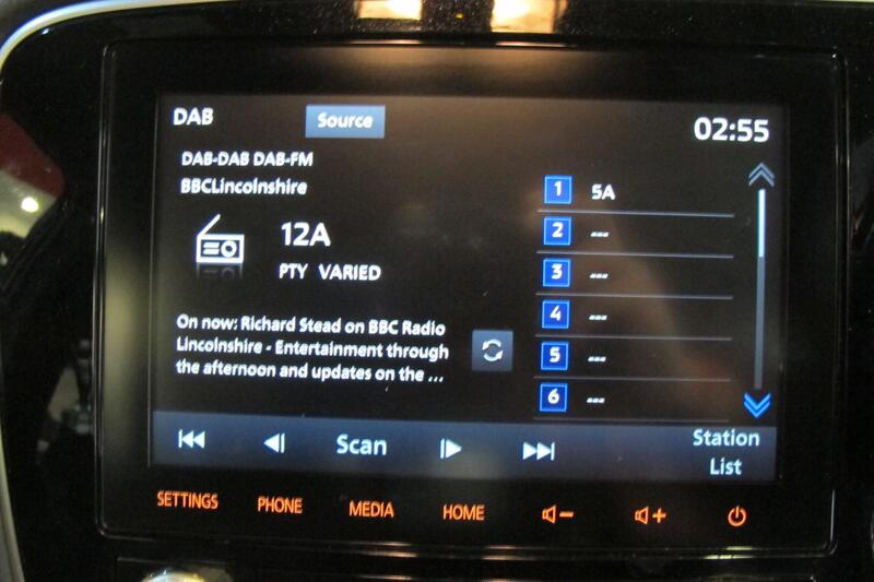 MITSUBISHI OUTLANDER