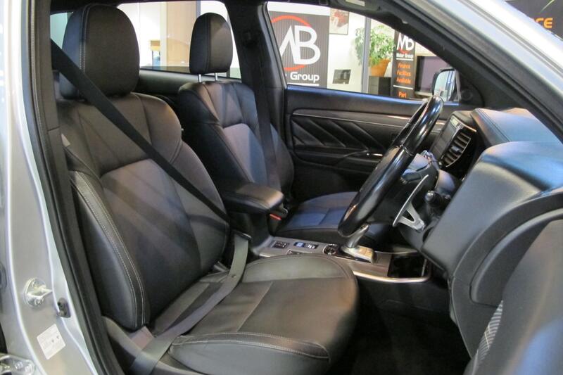MITSUBISHI OUTLANDER