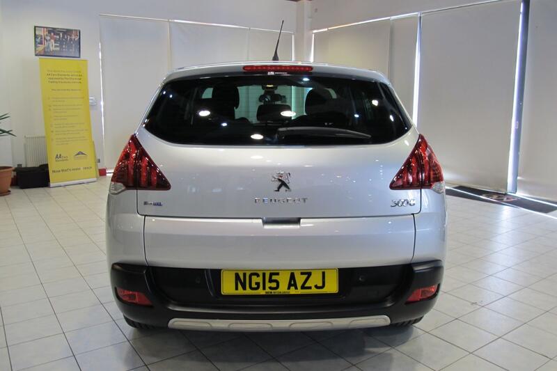 PEUGEOT 3008