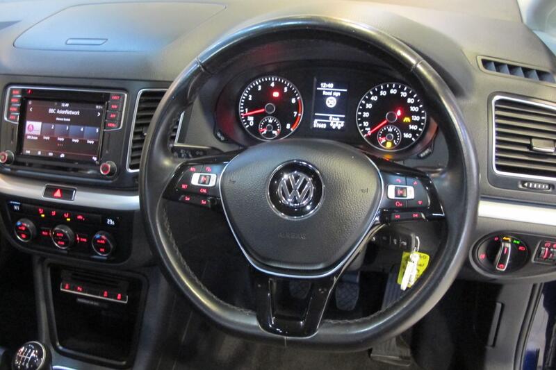 VOLKSWAGEN SHARAN