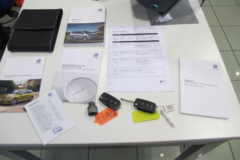 VOLKSWAGEN SHARAN
