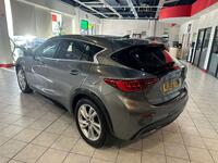 INFINITI Q30