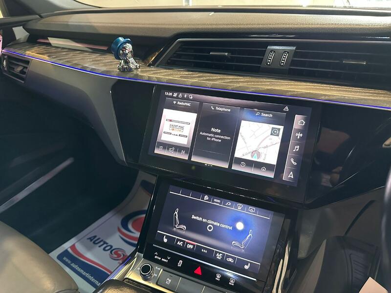 AUDI E-TRON