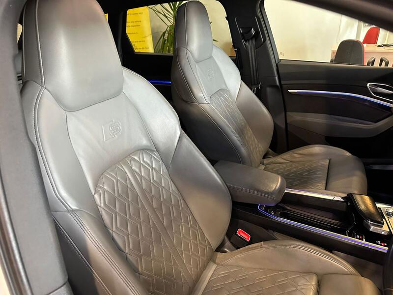 AUDI E-TRON